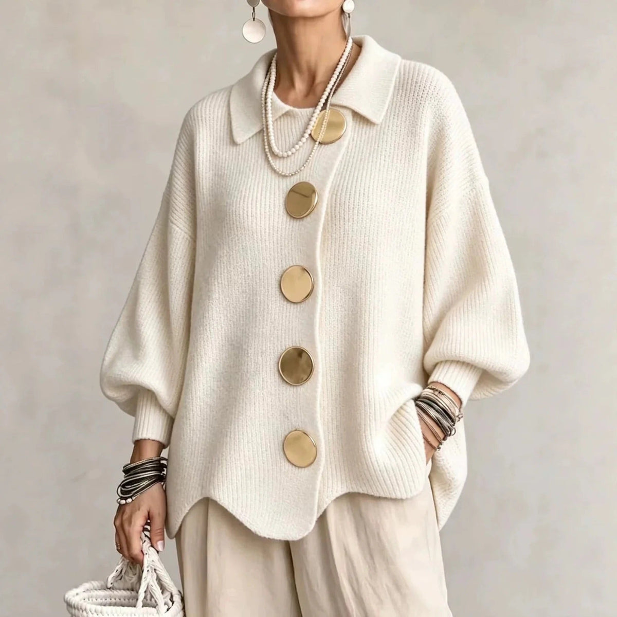 Karina | Cardigan oversize con colletto e bottoni dorati