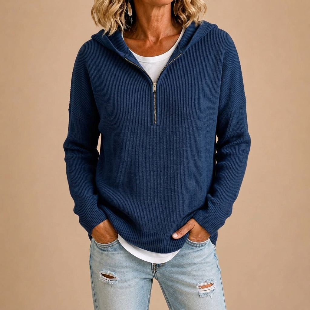 Valeria | Poncho in maglia con cappuccio e mezza zip