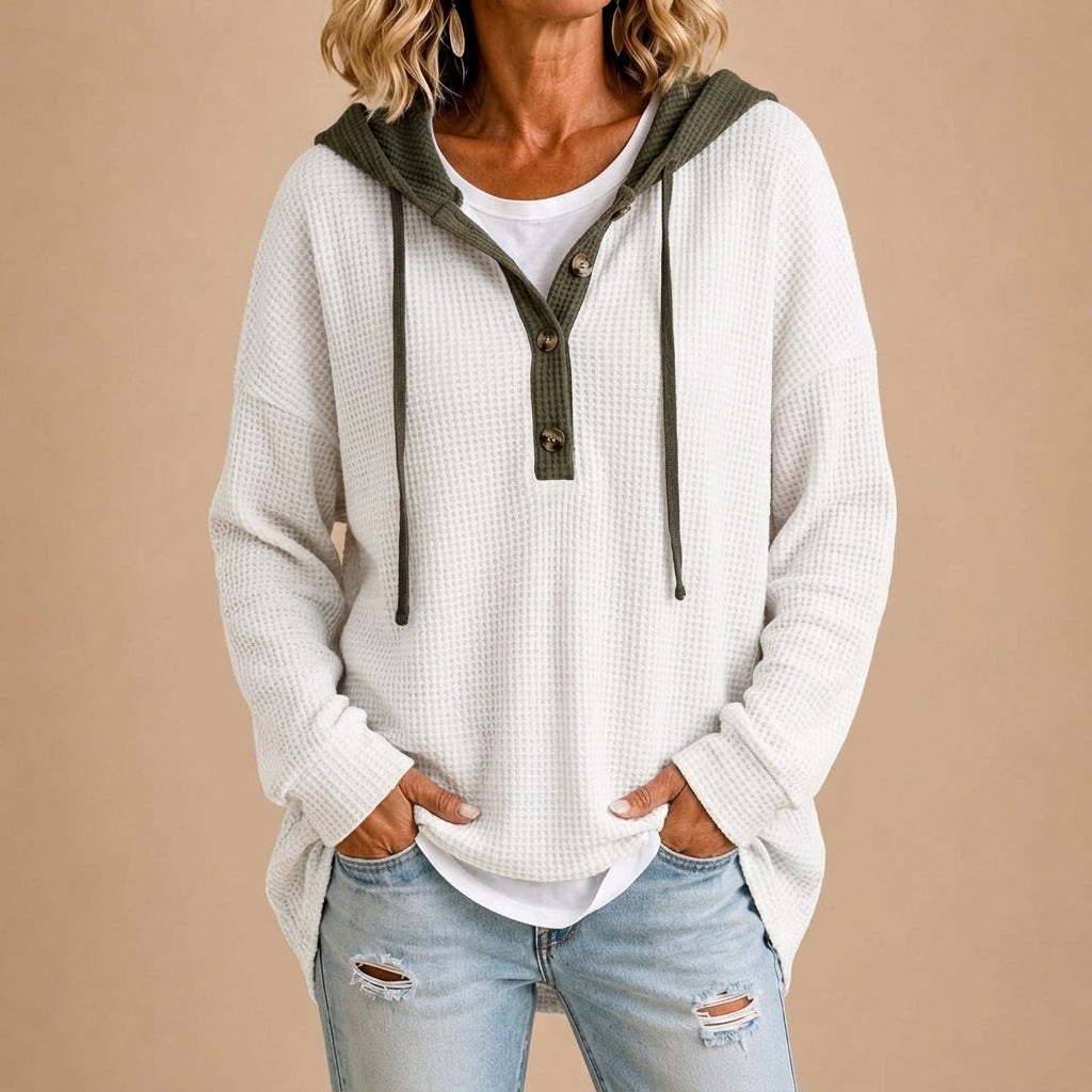 Tiziana | Poncho in maglia con cappuccio e bottoni