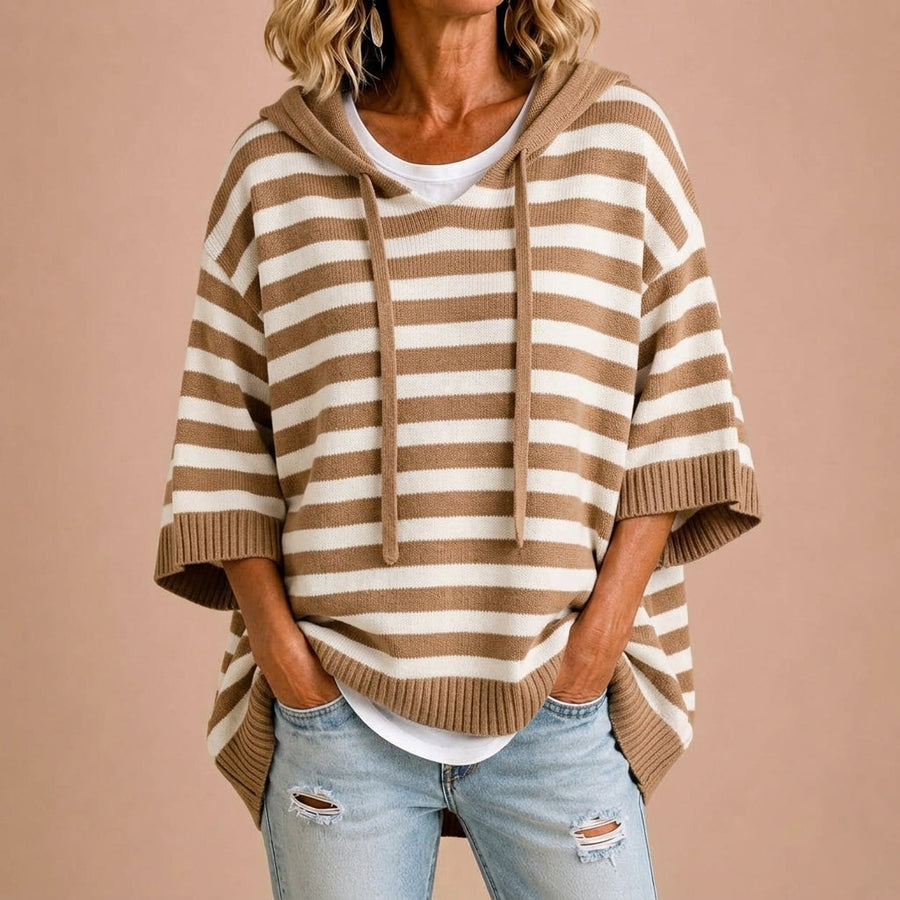 Loredana | Poncho in maglia a righe con cappuccio