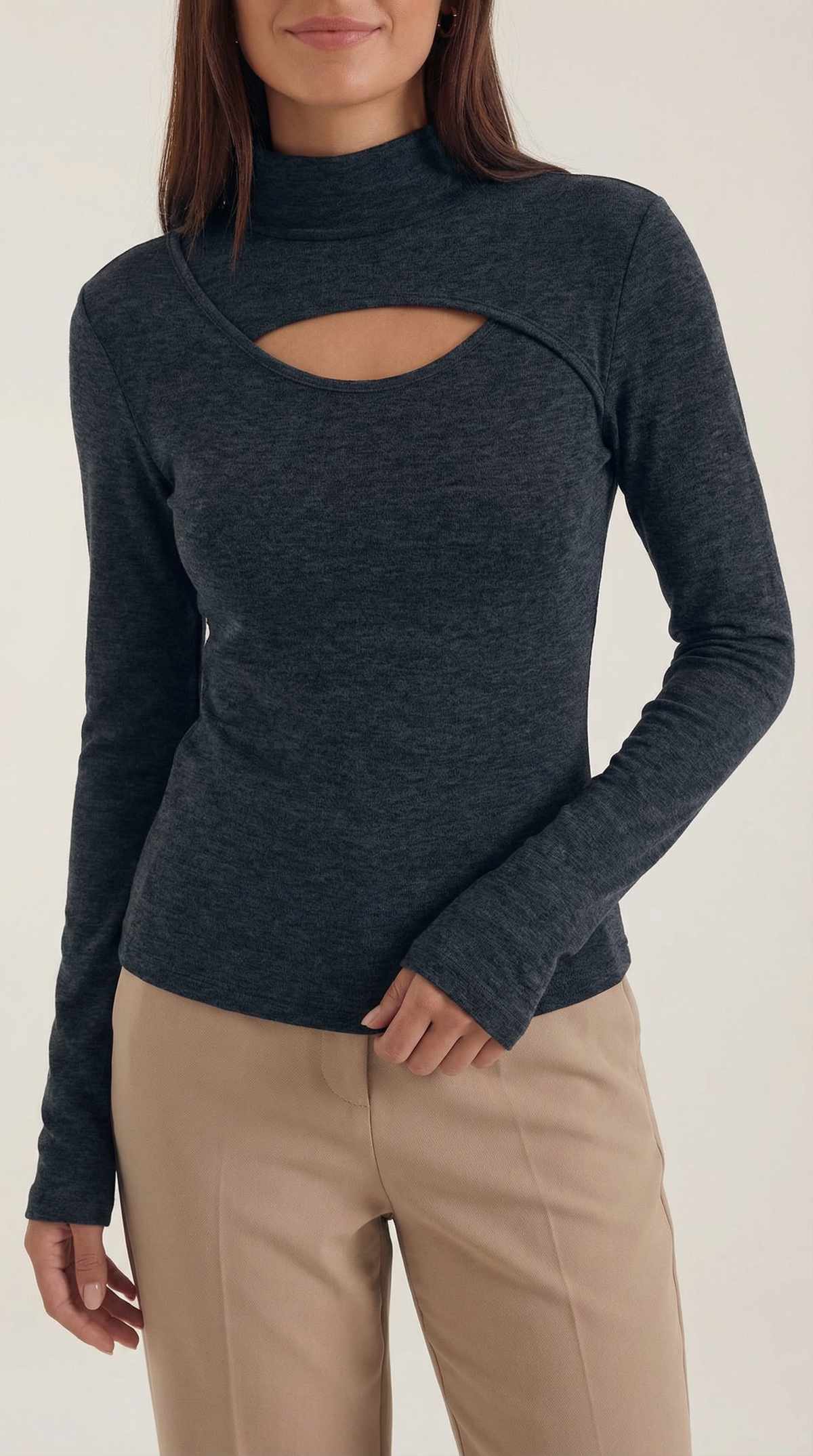 Top Donna a Maniche Lunghe con Tagli sul Petto
