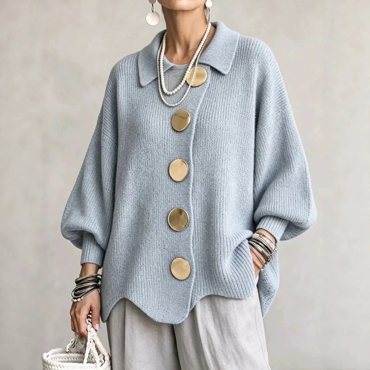 Karina | Cardigan oversize con colletto e bottoni dorati